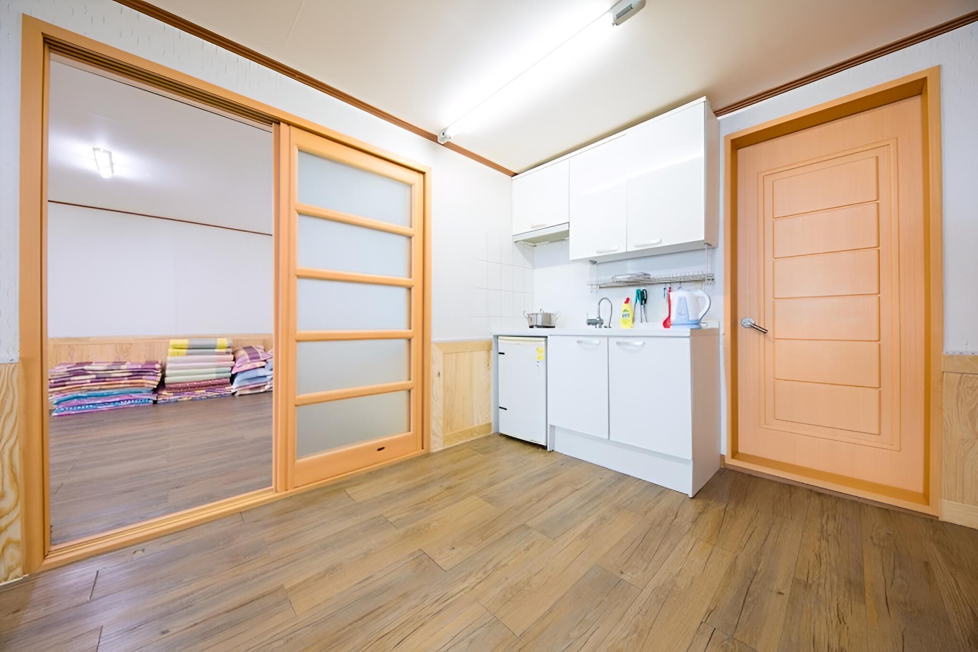 Room (501 (66m two-room)) - Photo 19