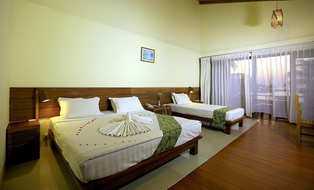 Deluxe Storey Sea View
