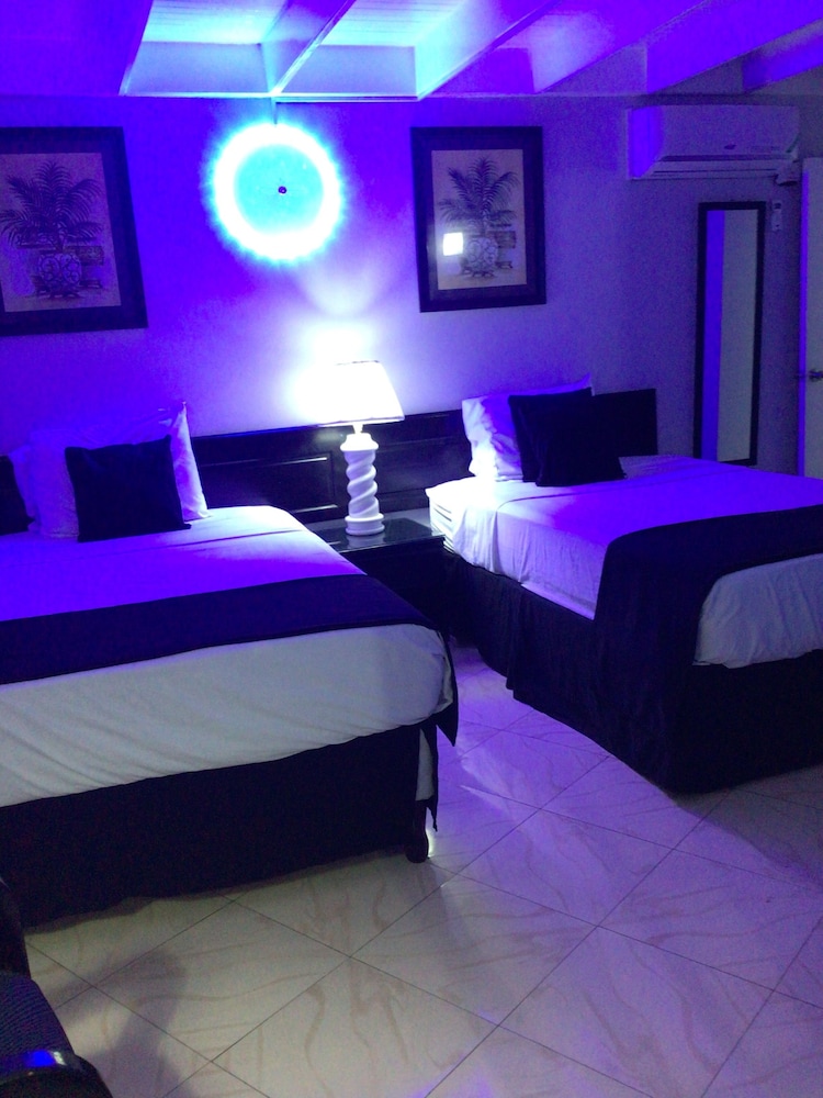 Comfort Condo, 2 Bedrooms, Ocean View