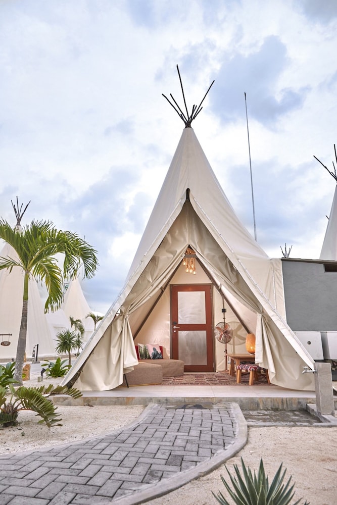Deluxe Private Glamp Tent (Skylight Window) - Photo 11
