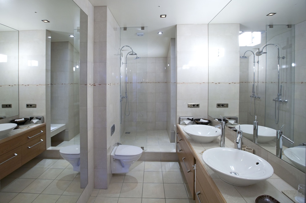 Suite, River View