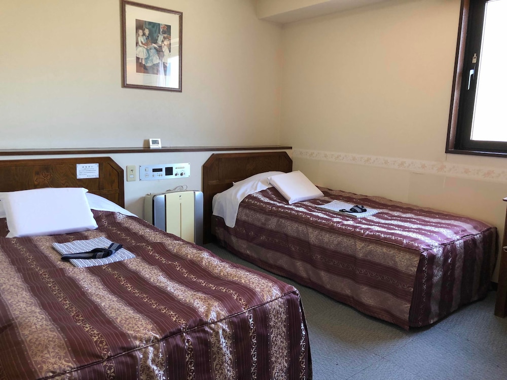 Triple Room, Smoking photo 1