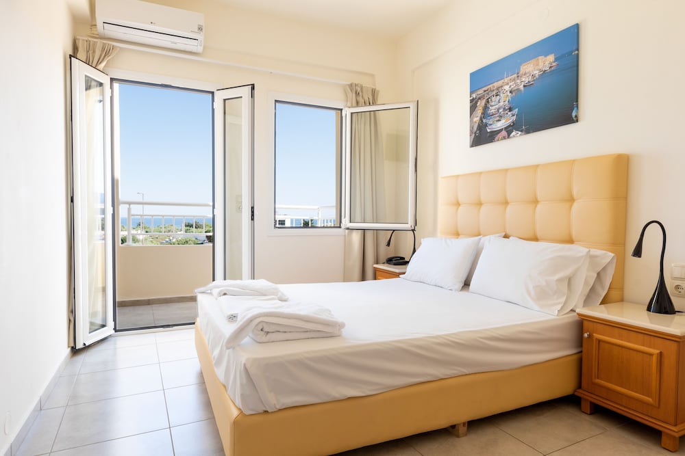 Suite, 1 Bedroom - Photo 5