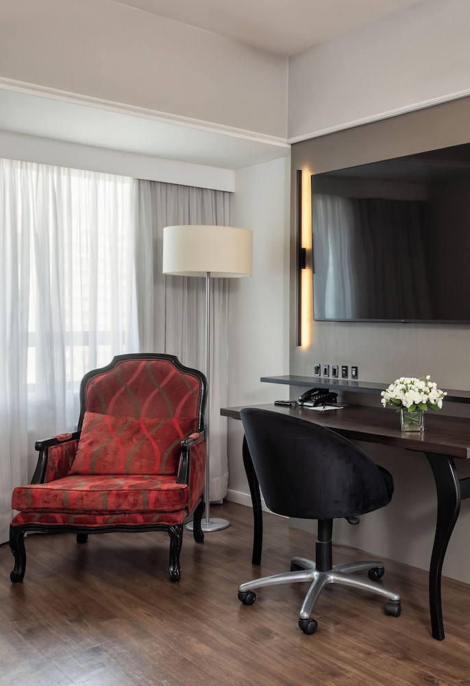 Premium Double Room thumbnail 6