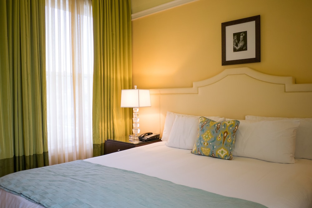 Premium Room, 2 Queen Beds, Accessible - Photo 3