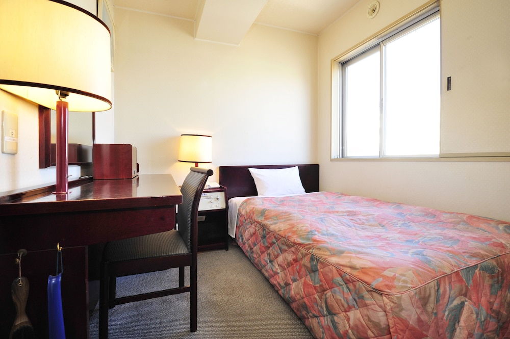 Semi Double Room, Smoking