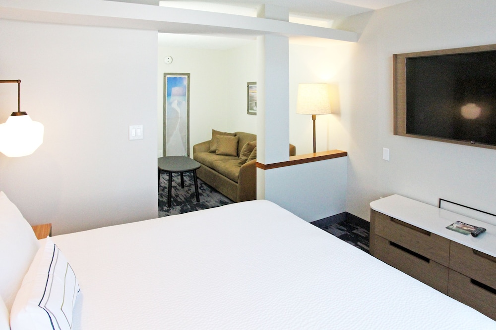Executive Suite, 1 King Bed with Sofa bed - Photo 2