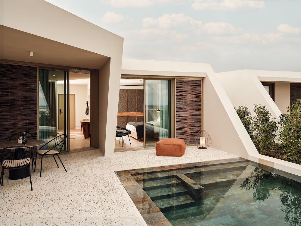 Euphoria Two Bedroom Private Pool Suite - Photo 13