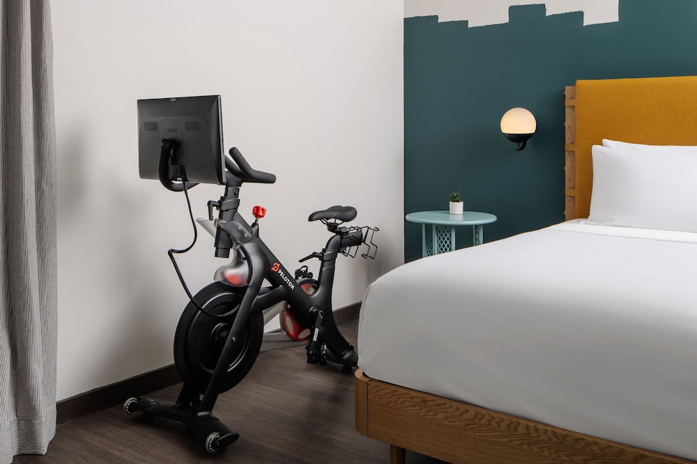 Room, Multiple Beds - Photo 8