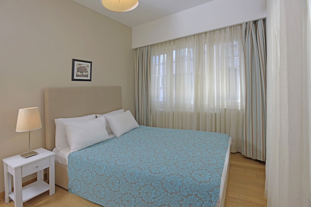 Apartment, 3 Bedrooms, Balcony, City View photo 2
