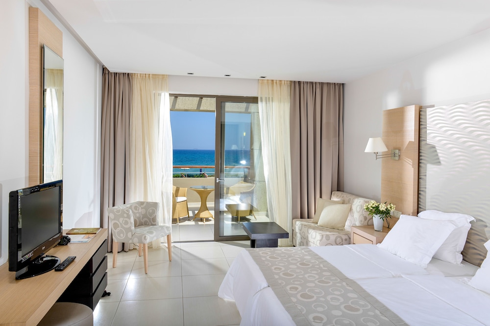 Double Room with Sea View - Photo 1