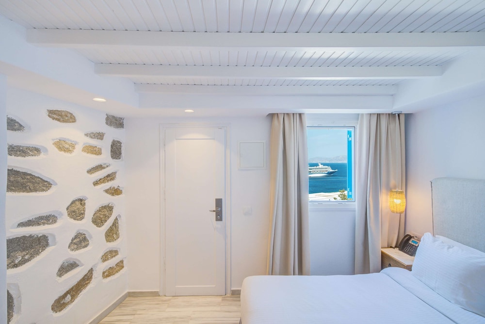 Superior Quadruple Room, Sea View photo 1