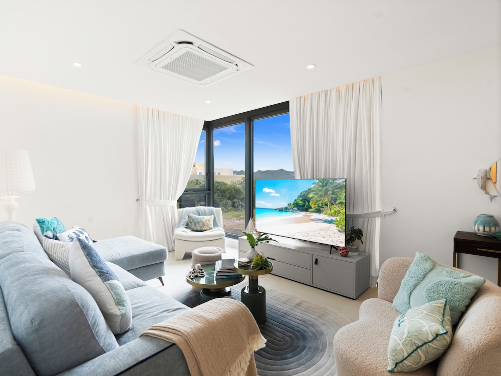 Comfort Apartment, 1 Queen Bed, Lagoon View