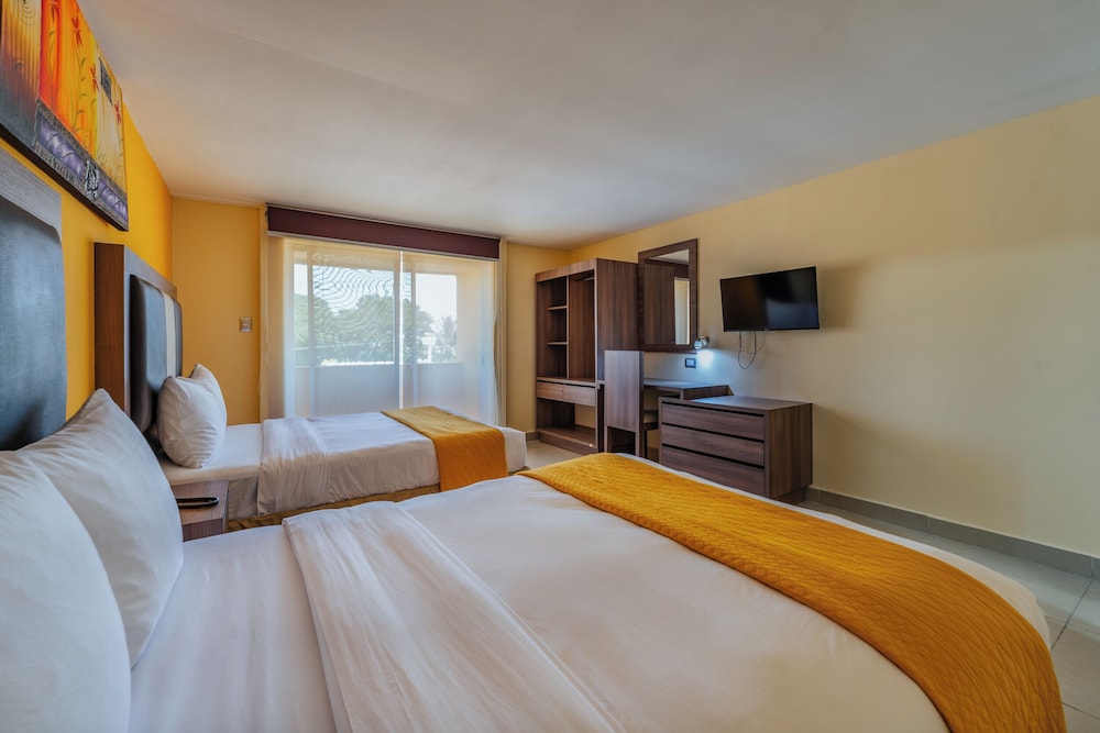 Standard Double Room, City View photo 2
