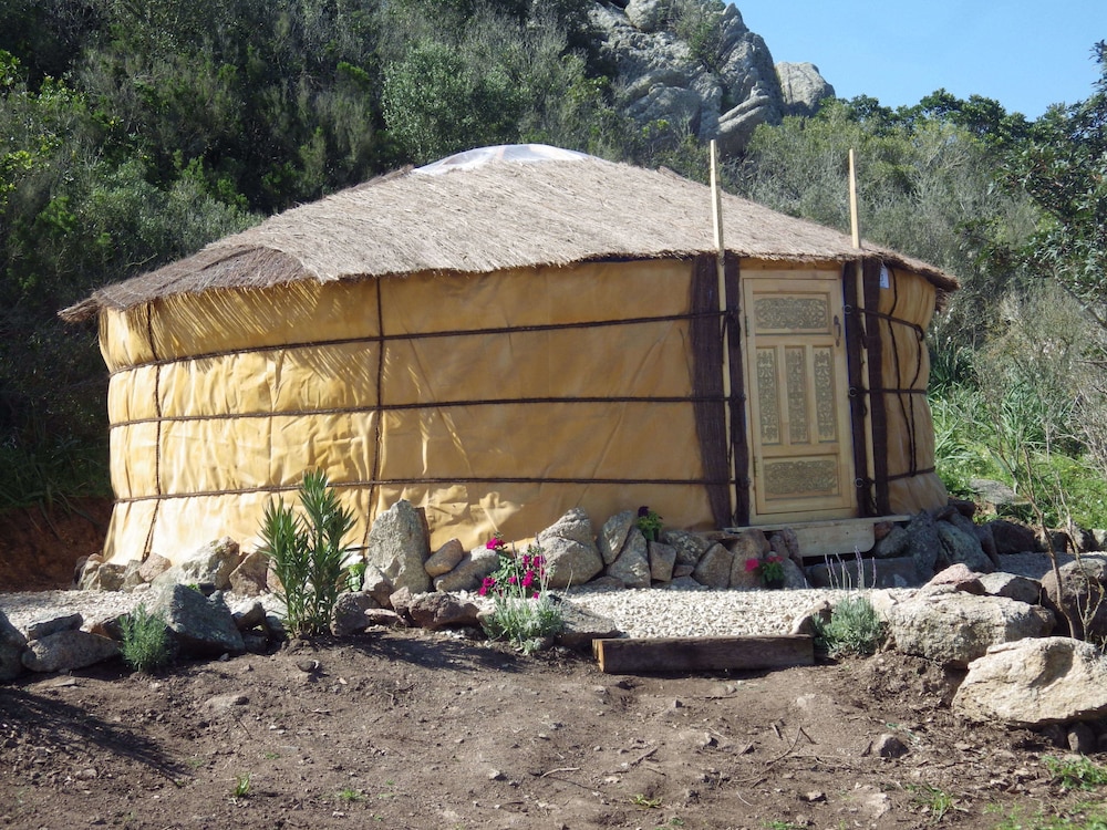Romantic Double Room, 1 Bedroom, Garden Area photo 3