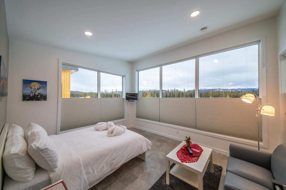 Deluxe Chalet, 1 Queen Bed, Mountain View, Garden Area photo 1