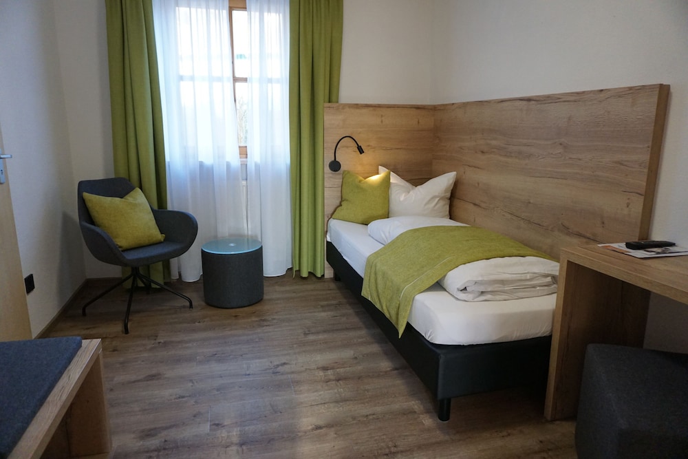 Comfort Single Room, Garden View