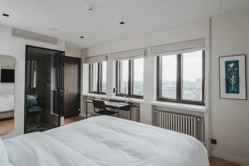 Room, 1 Queen Bed (Solo Up, with view)