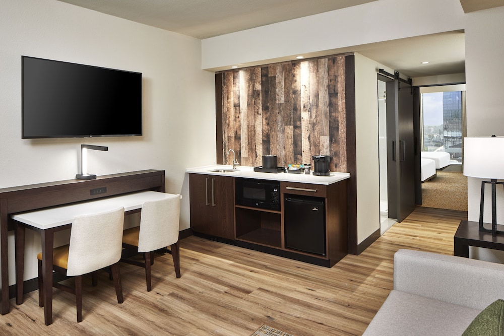 Suite, 2 Queen Beds, City View - Photo 1