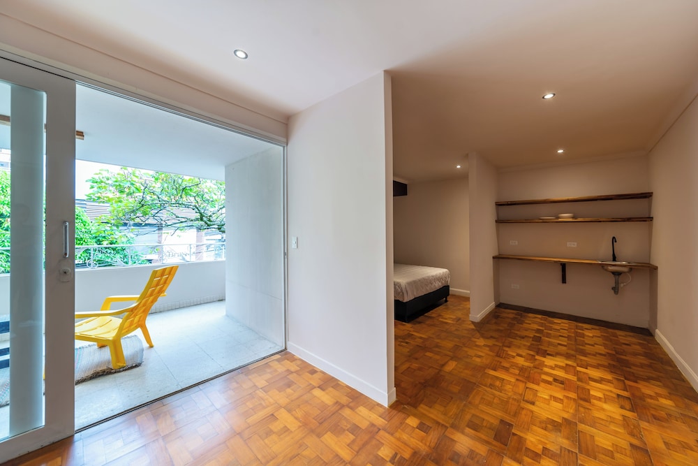 Superior Room, 1 Queen Bed, Balcony photo 2