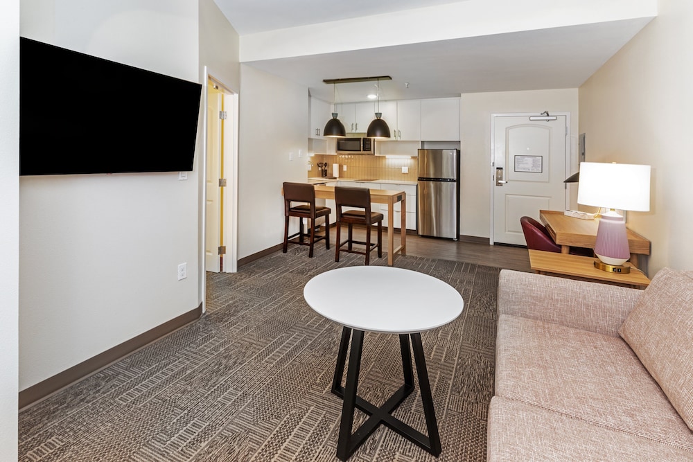Suite, 1 Bedroom, Accessible Bathtub, Kitchen (Access Tub) - Photo 1