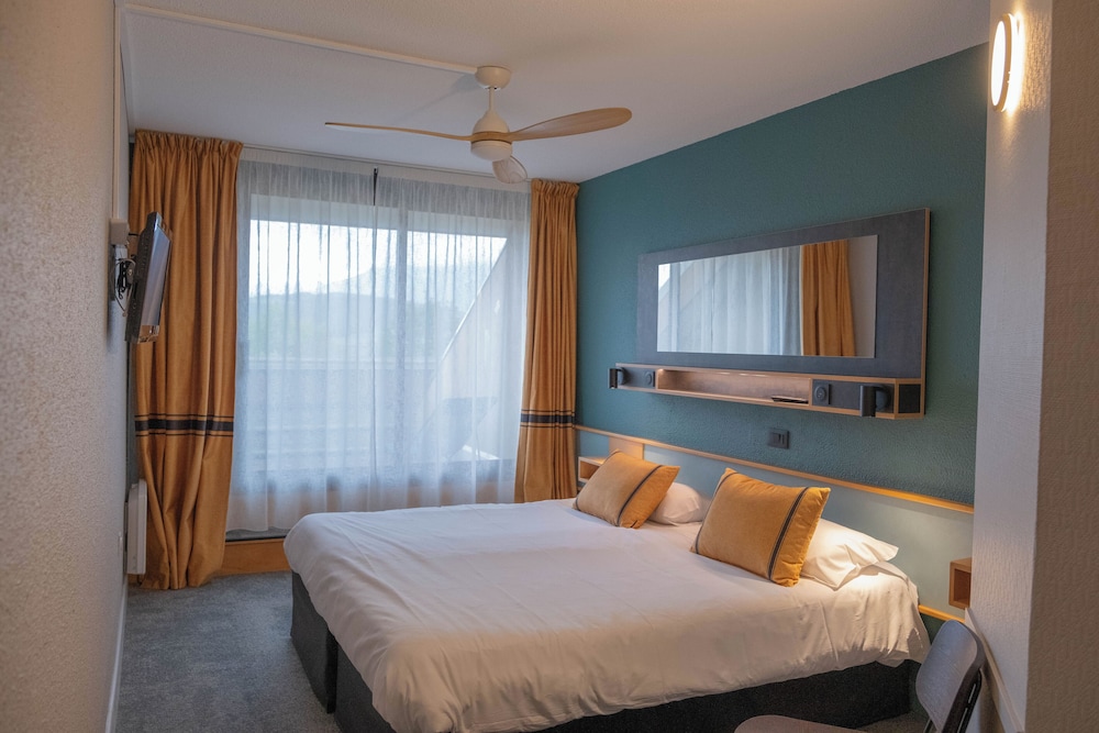Standard Double or Twin Room photo 3