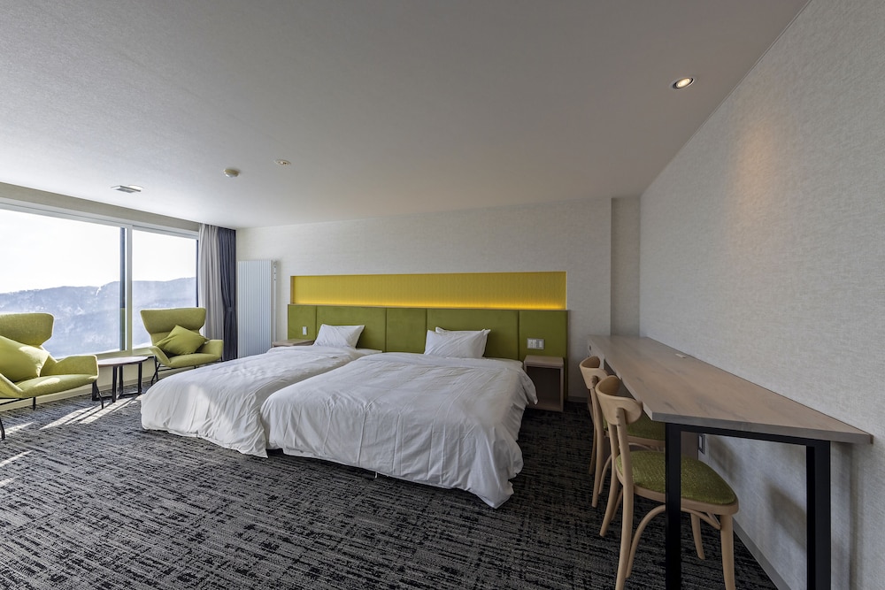 Deluxe Twin Room, Non Smoking, Lake View photo 2