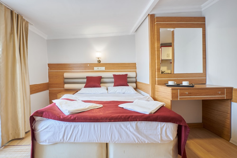 Luxury Studio Suite photo 2