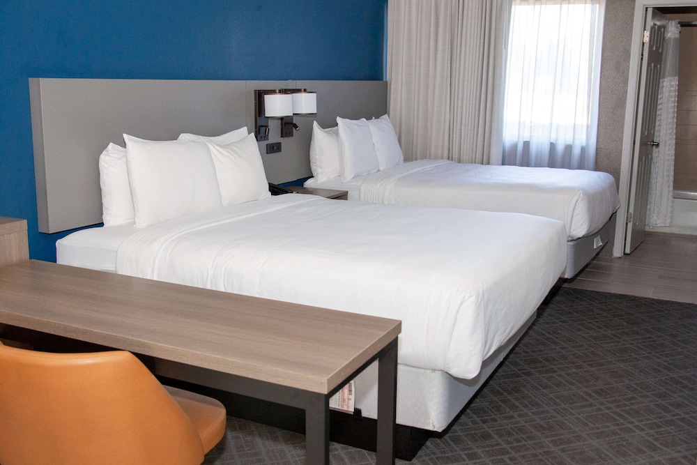 Suite, Multiple Beds, Non Smoking photo 3