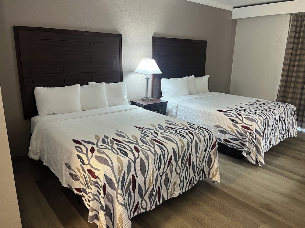 Deluxe Room, 2 Queen Beds, Non Smoking photo 1