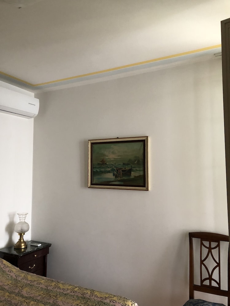 Double Room, Private Bathroom (External Shared Kitchen) photo 3
