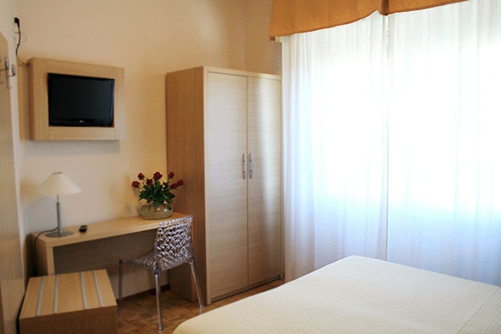 Standard Quadruple Room - Photo 1