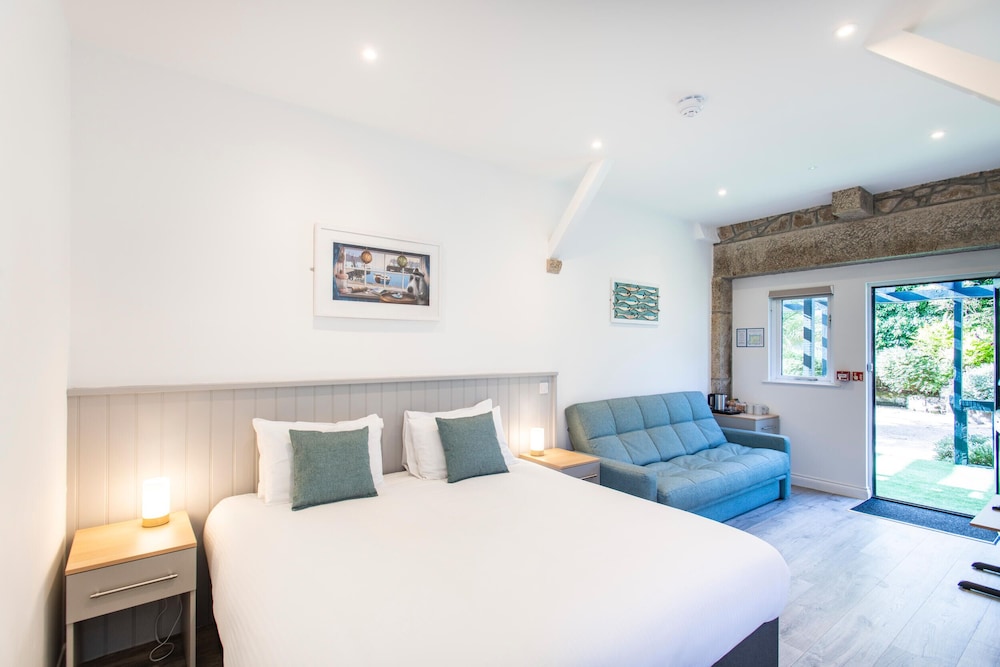 Club Room, Multiple Beds, Ensuite, Courtyard View photo 1