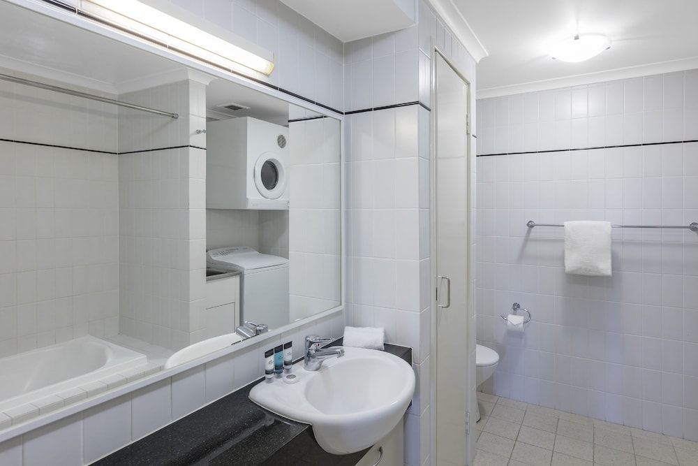 Two Bedroom Apartment - Long Stay thumbnail 5