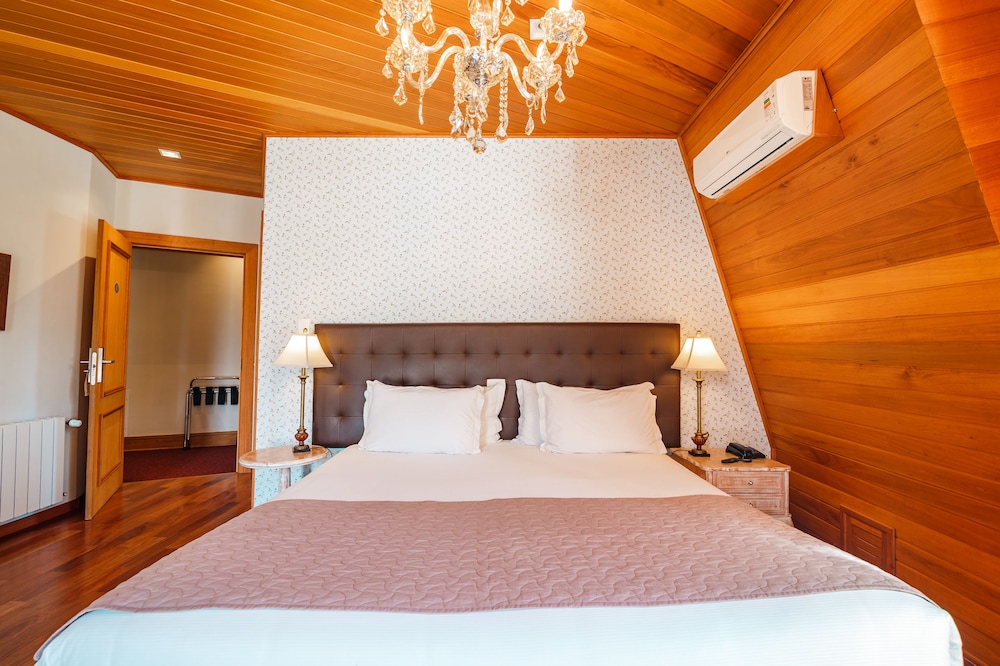 Standard Triple Room thumbnail 5