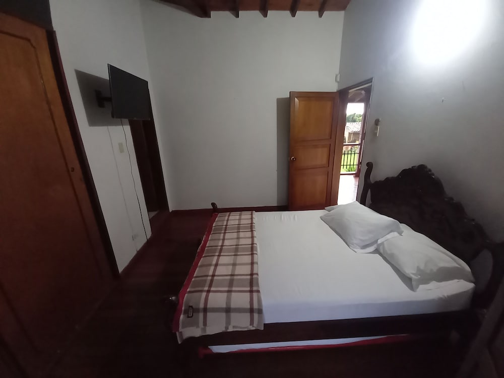 Basic Triple Room, Garden View
