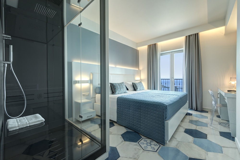 Junior Double or Twin Room, Sauna, Sea View - Photo 1