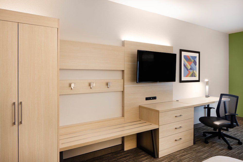 Suite, 2 Queen Beds, Accessible (Communications, Accessible Tub) - Photo 6