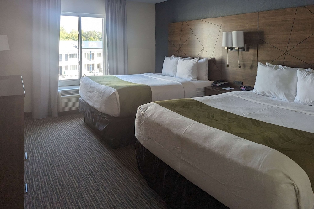Suite, Multiple Beds, Non Smoking - Photo 2