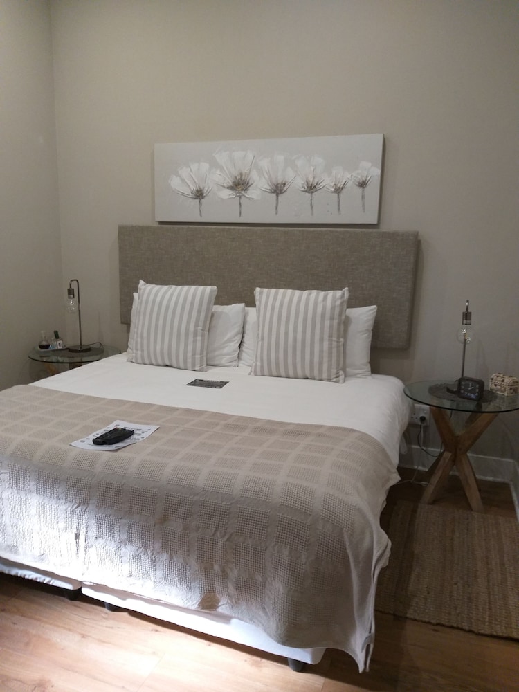 Luxury King/Twin Room 1 photo 3