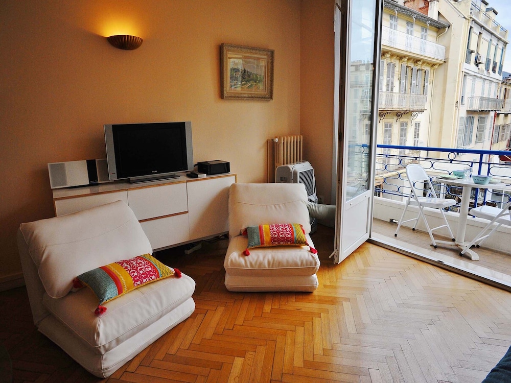 Superior Studio, 1 Living-Room, Kitchenette, Balcony 06088003766gt