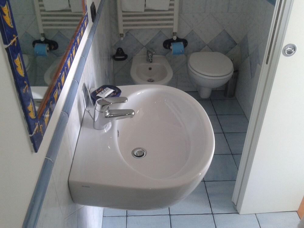 Economy Double or Twin Room photo 2