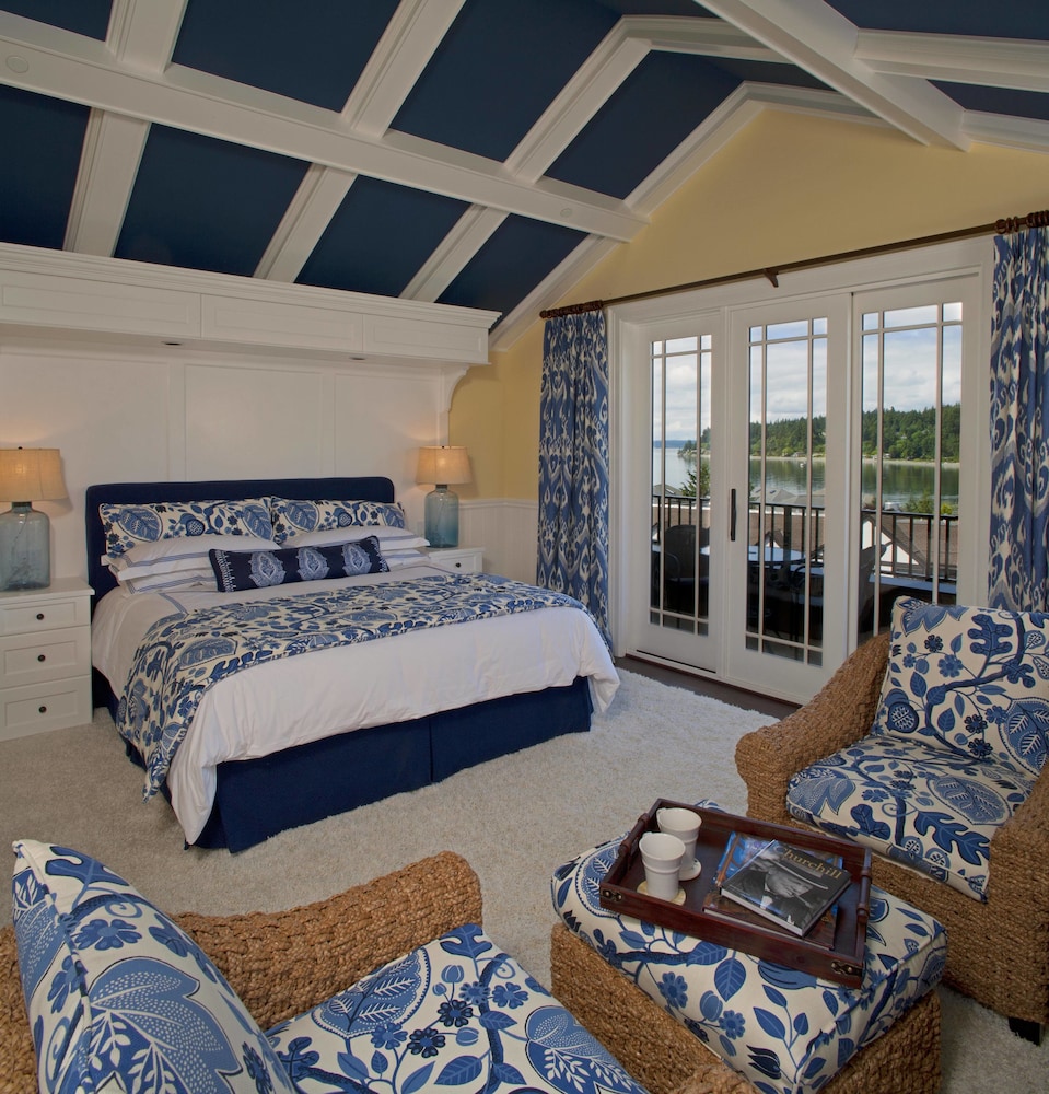 Luxury Suite, 1 King Bed, Balcony, Sea View