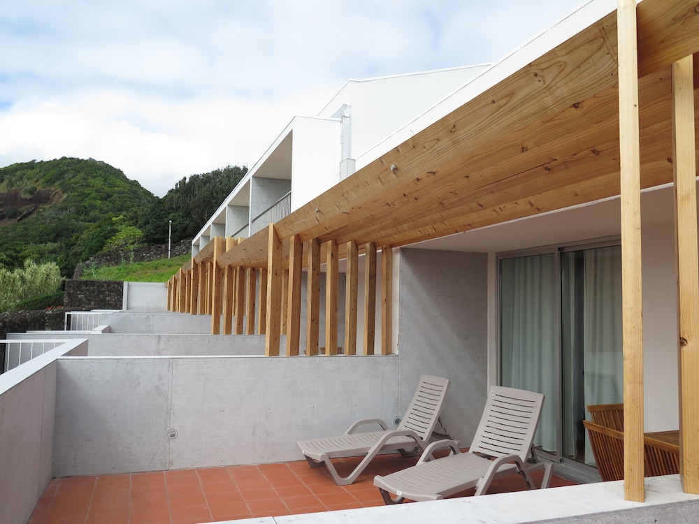 Superior Duplex, 1 Bedroom, Patio, Partial Ocean View photo 3