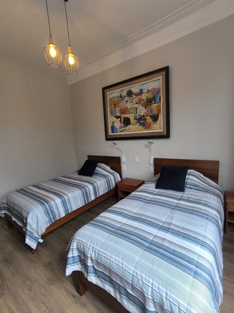 Premium Twin Room, Ensuite, Park View photo 3