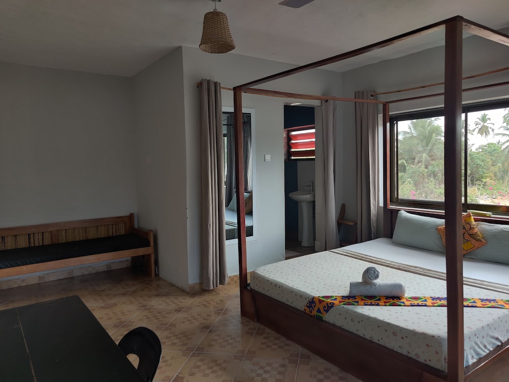 Suite, 1 King Bed, Sea View photo 2
