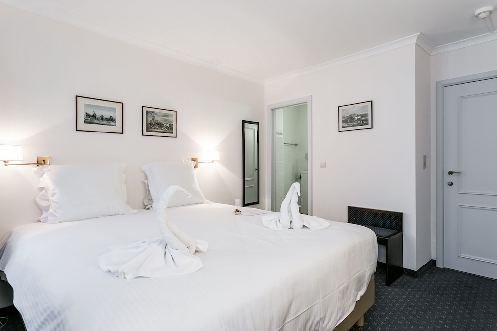 Romantic Double Room, 1 Queen Bed, Refrigerator, River View photo 1
