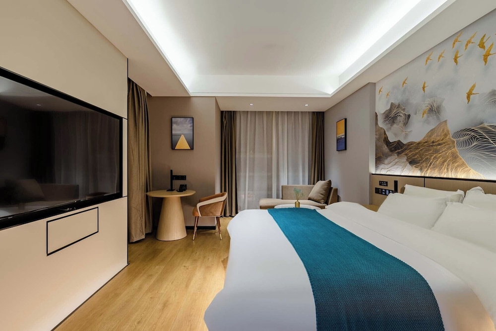 Signature Double Room, City View
