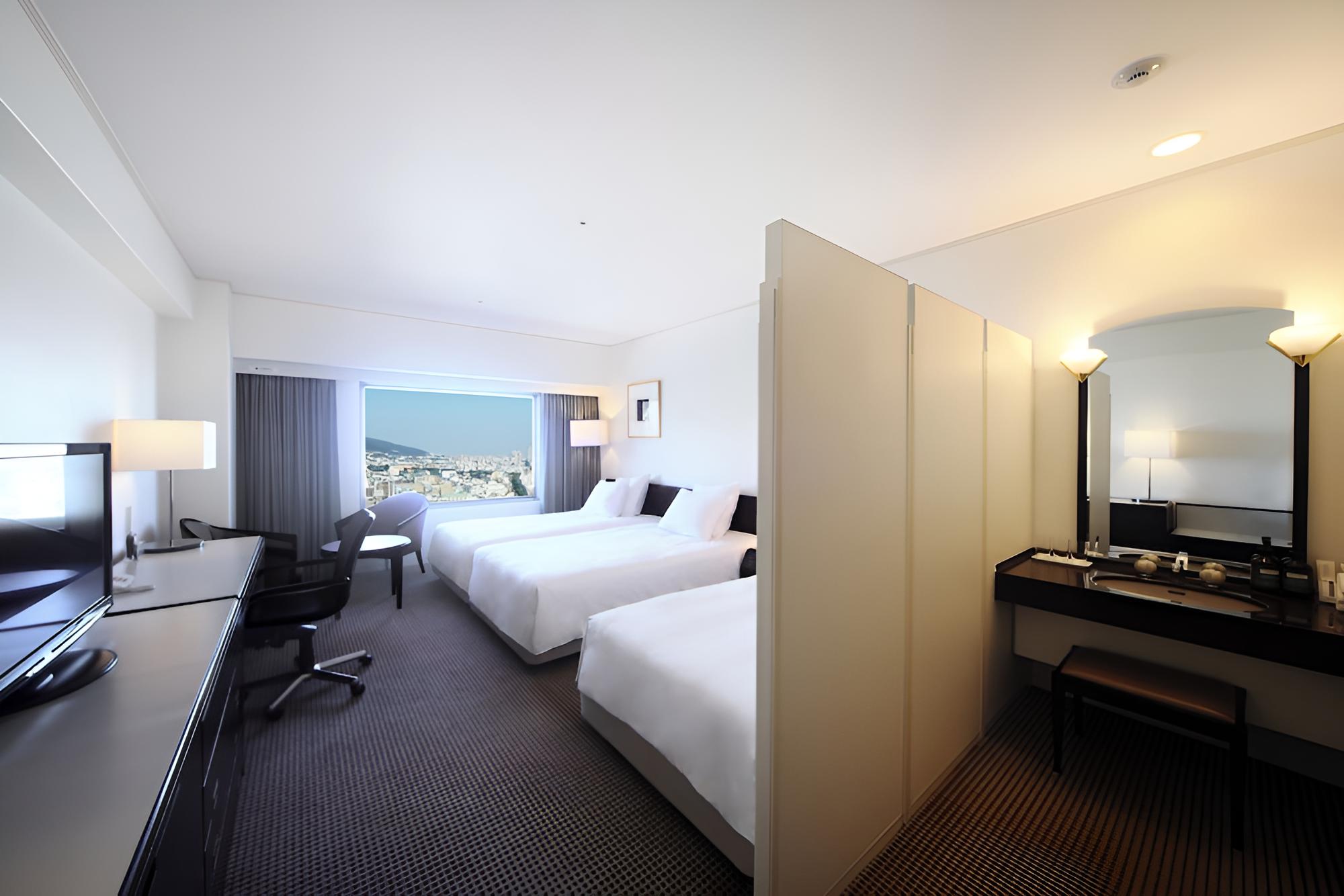 Premium Room, 3 Twin Beds, City View - Photo 1