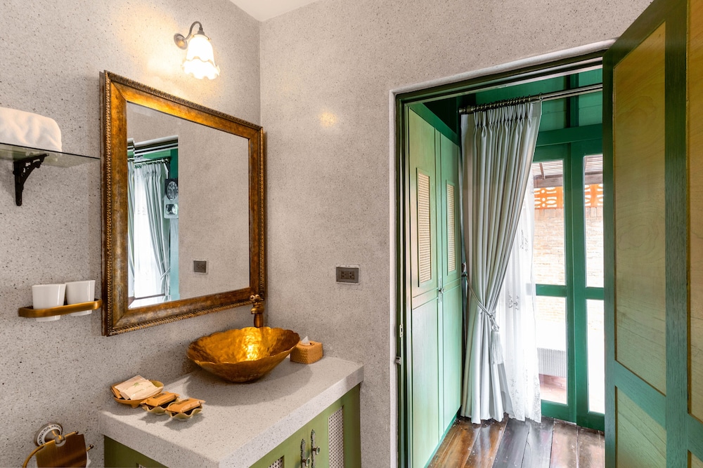 Vintage River Villa with Plunge Pool - Photo 8